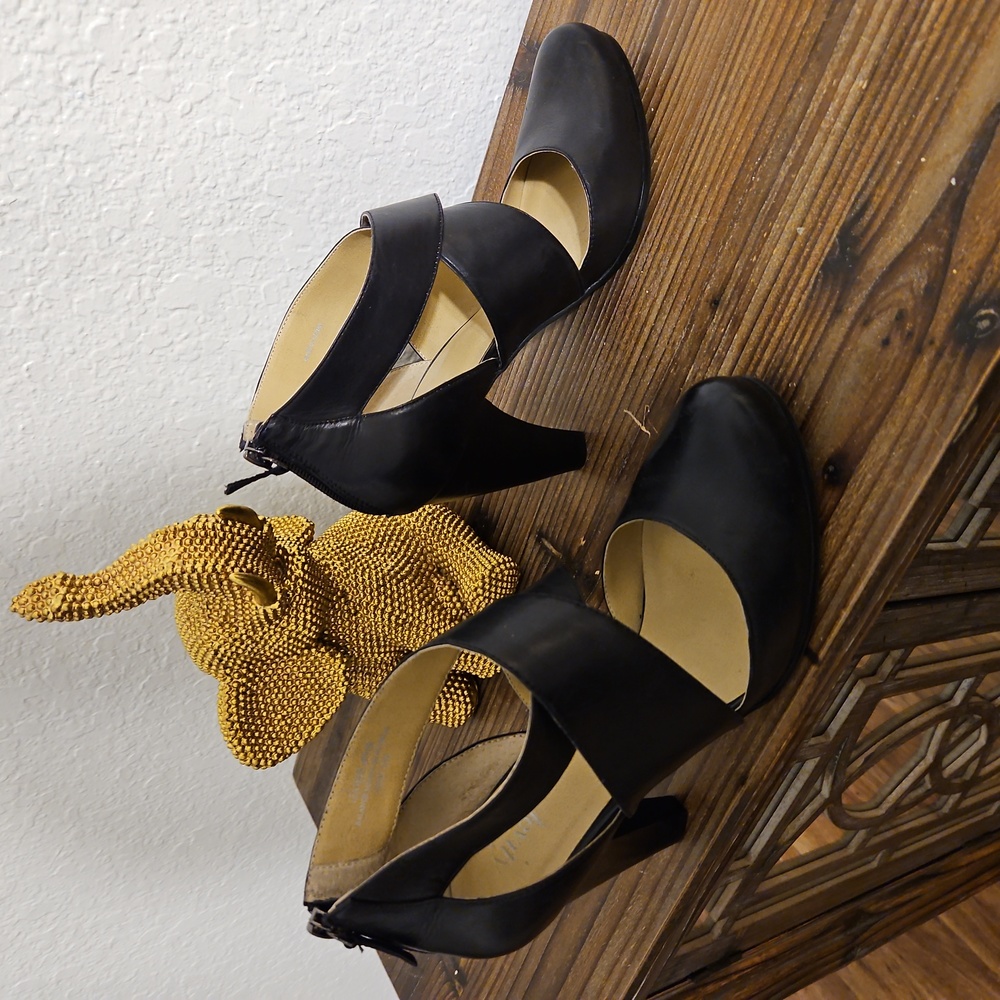 Levity - Size 10 - Black Heels - Heel 4"